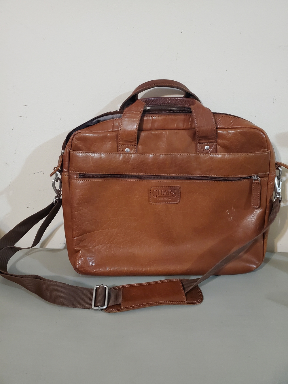 Chaps Vintage Tan Leather Laptop Messenger Bag with Shoulder Strap